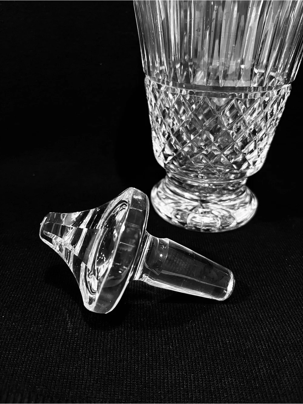 Vintage Waterford Crystal Maeve Cut Wine Decanter & Stopper 12.75” Ireland.